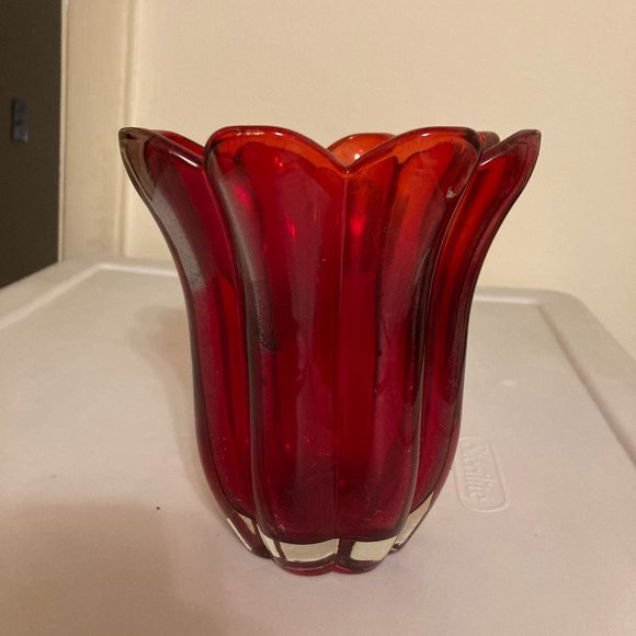 Red Tulip Glass Vase - Picture 3 of 3